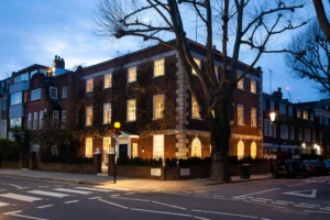 King's Court Cheyne Estate in the Heart of Chelsea from VILLAWAY®